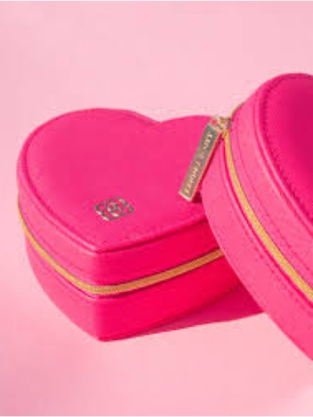 Kendra Scott Heart-Shaped Travel Jewelry Case in Hot Pink